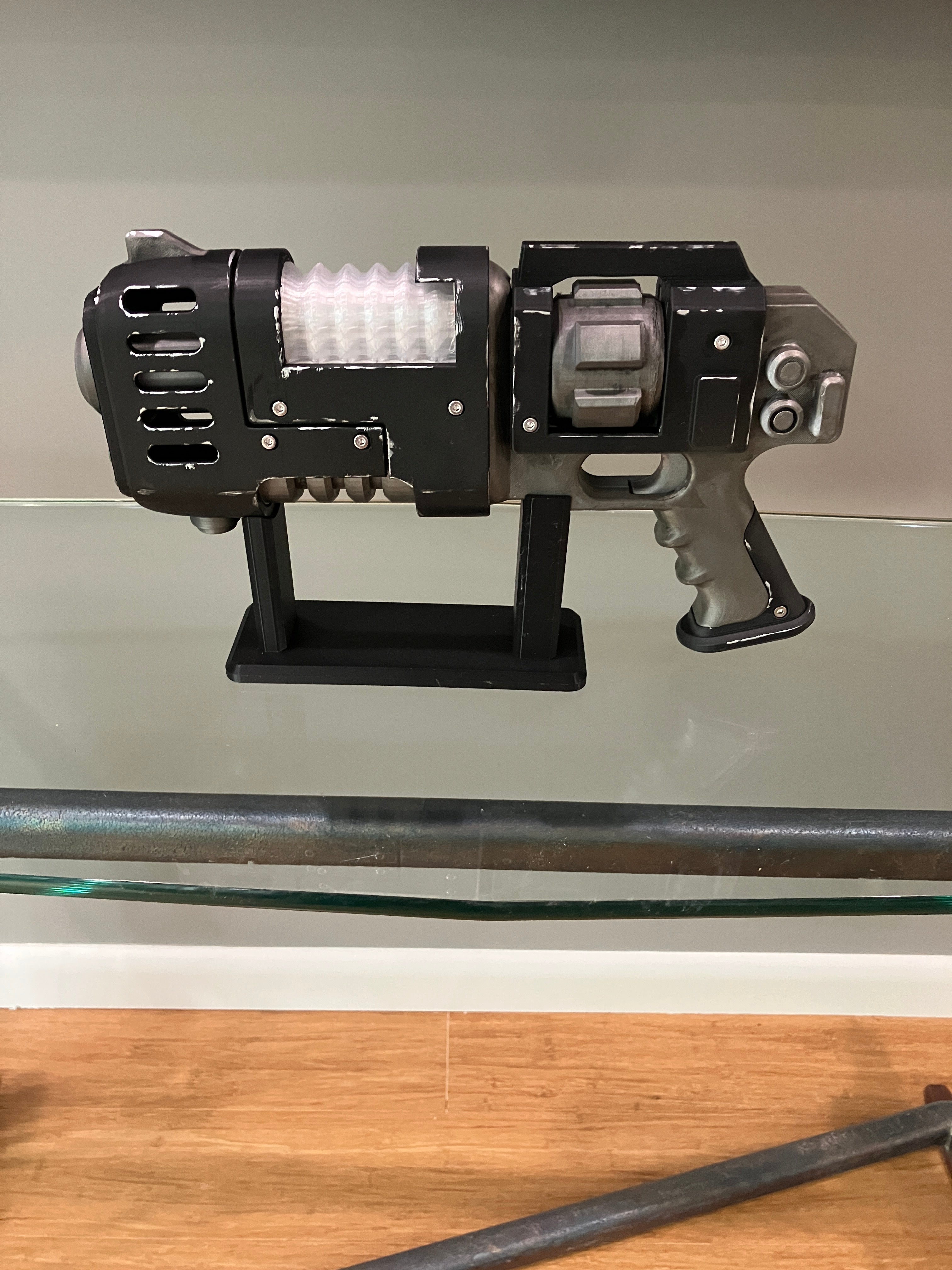 Prop Plasma Pistol 3D Print Cosplay Or Display! LED Lights